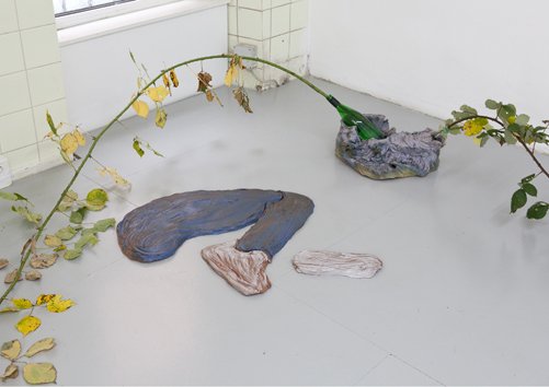 Blue Jeans by Johanna Wagner, 2021, ceramics, blackberry plant