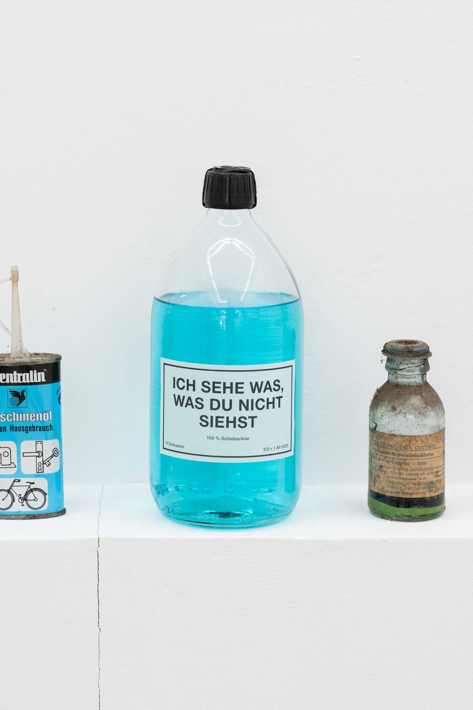 1 L Schramm (Ich sehe was, was du nicht siehst) by Lena Schramm, 2025, BOTTLE, LIQUID, STRIPPING, SEALING WAX