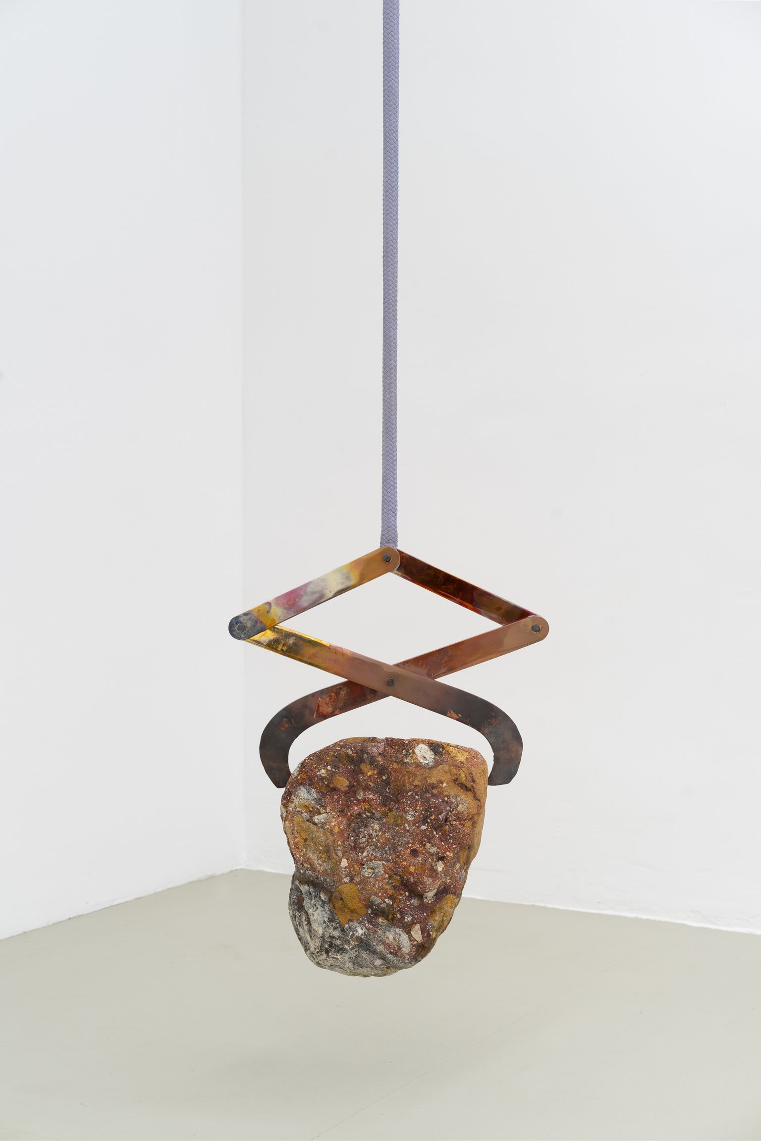 Abschied von der Erde (Kupfer) by Nino Maaskola, 2023, copper, colorful stone, sling