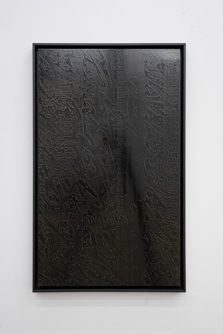 Mutter des Vaters by Marc Botschen, 2024, aluminium, foliation, lacquer, wooden frame